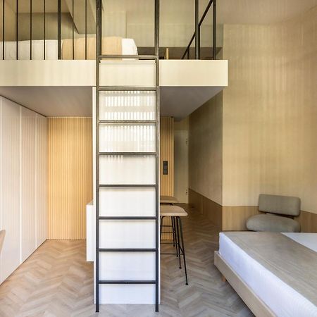The Newel Psychiko Atenas Exterior foto A ladder leading to a mezzanine