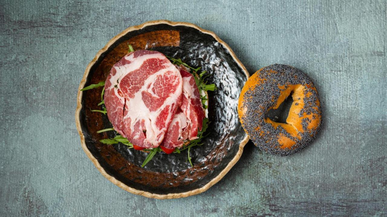 The Newel Psychiko Atenas Exterior foto A piece of dry-aged beef