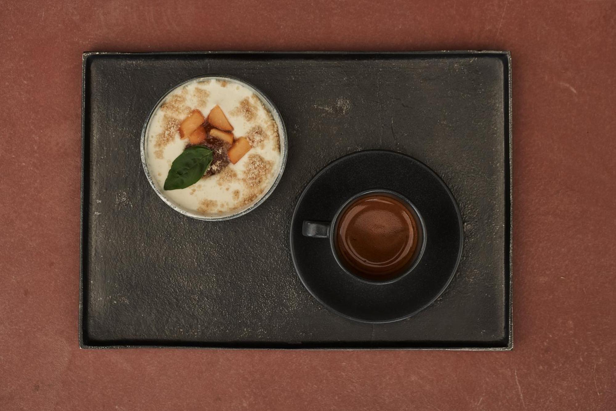 The Newel Psychiko Atenas Exterior foto A cup of coffee with a side of kaya toast