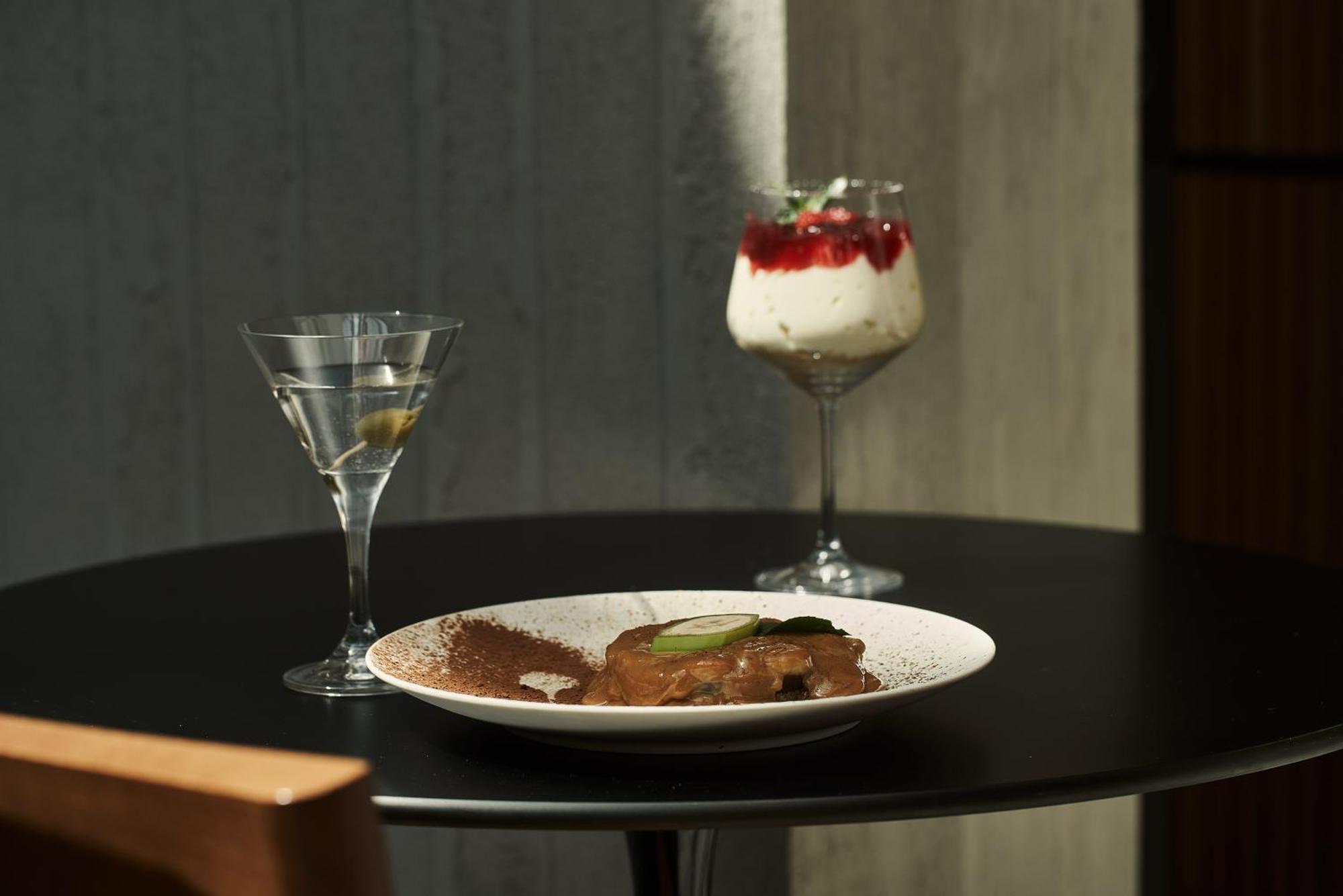 The Newel Psychiko Atenas Exterior foto A chocolate parfait